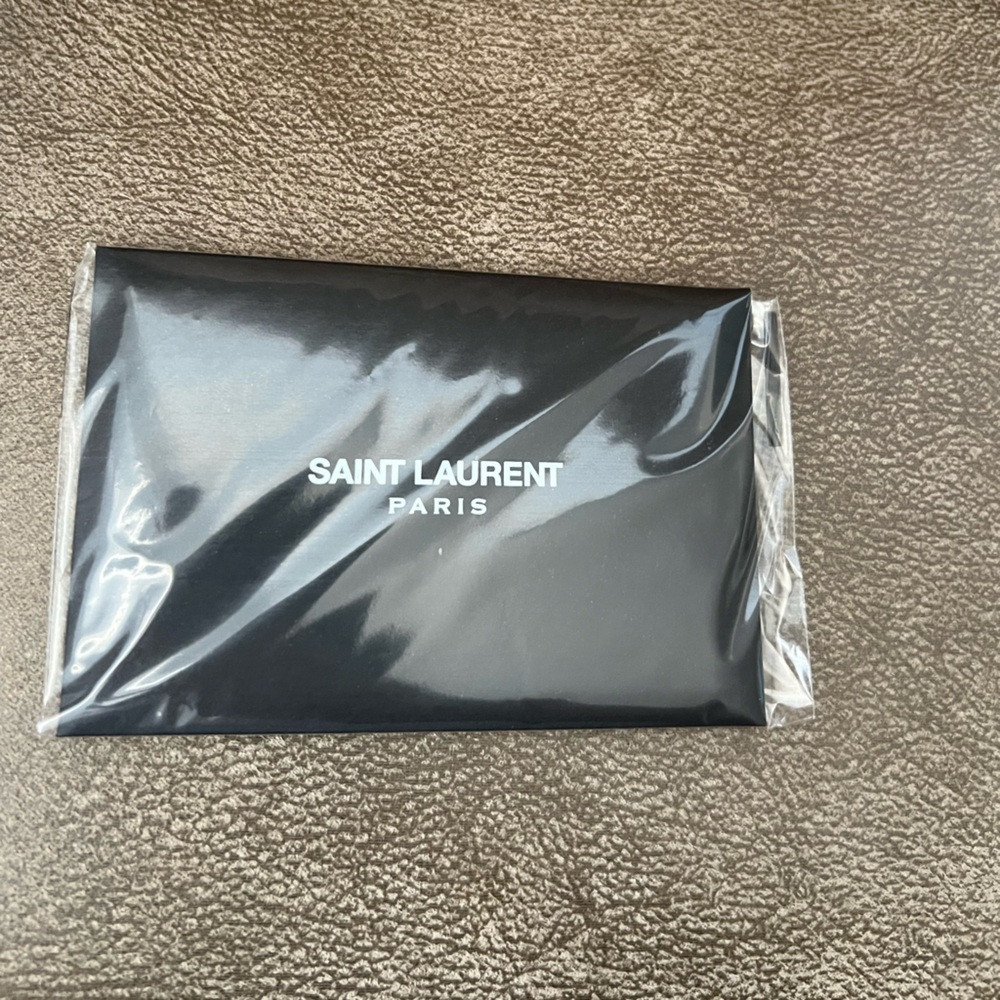 Saint Laurent Quilted Patchwork Leather Shoulder Bag in Beige - Picture 10 of 11